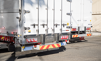 トラック・大型車両